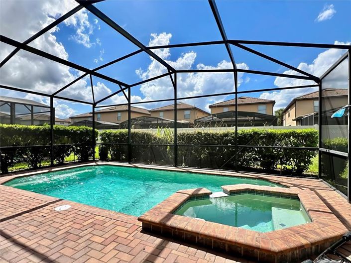 Image No.10-7 Bed Property for sale