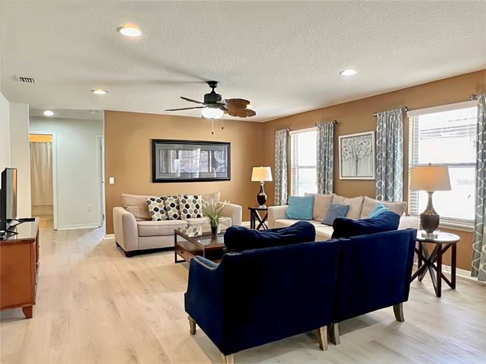 Image No.19-7 Bed Property for sale