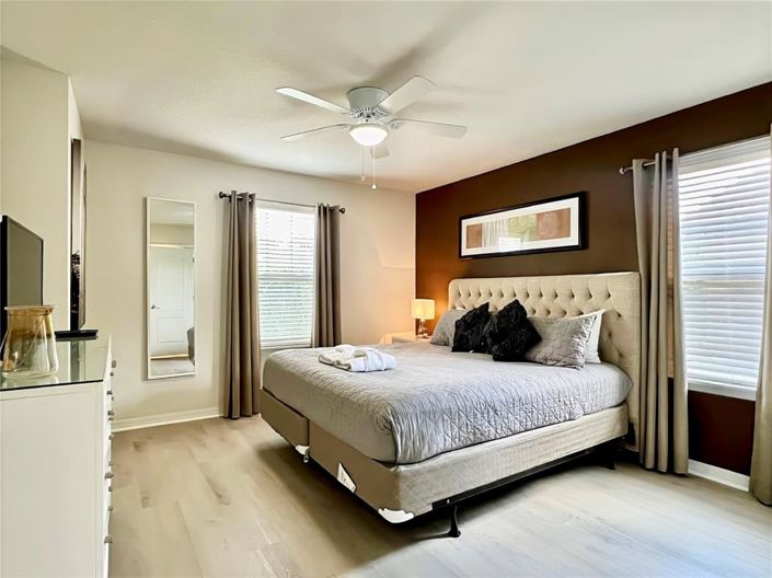 Image No.21-7 Bed Property for sale