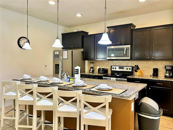 Image No.5-7 Bed Property for sale