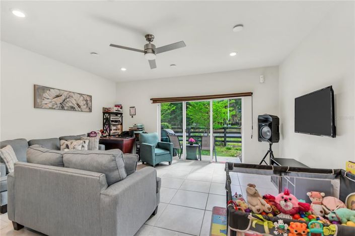 Image No.12-3 Bed Townhouse for sale