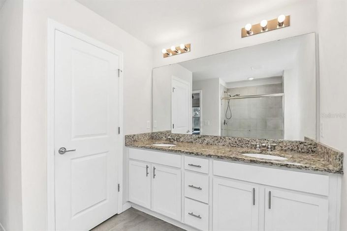 Image No.24-3 Bed Townhouse for sale