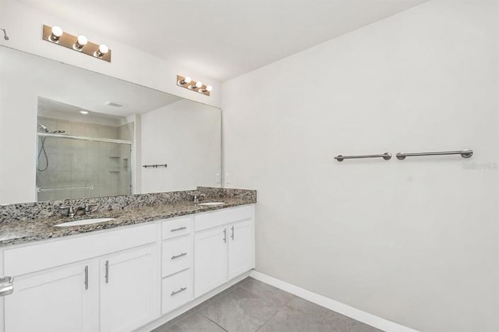 Image No.25-3 Bed Townhouse for sale