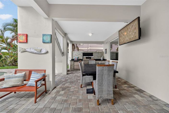 Image No.10-4 Bed Property for sale