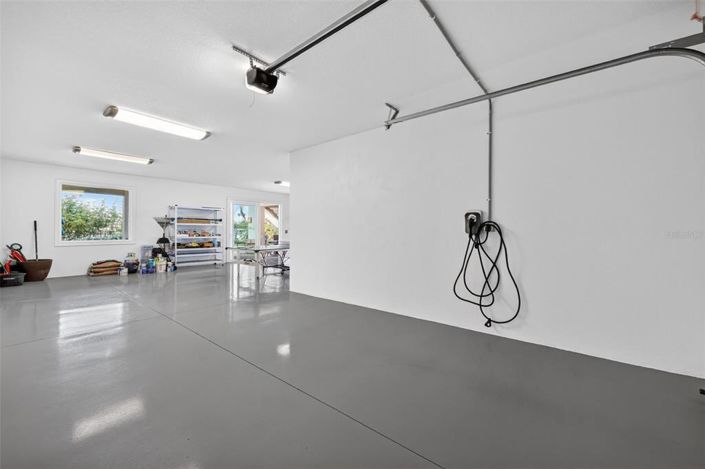 Image No.12-4 Bed Property for sale