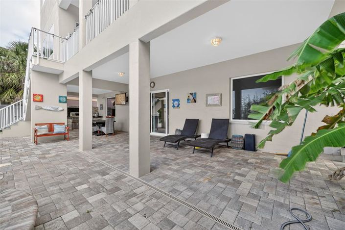 Image No.17-4 Bed Property for sale