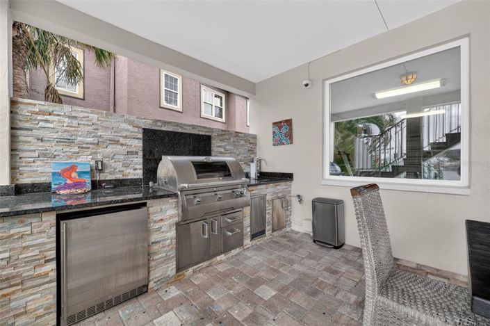 Image No.19-4 Bed Property for sale