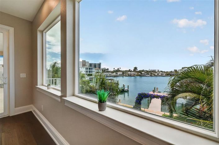 Image No.24-4 Bed Property for sale