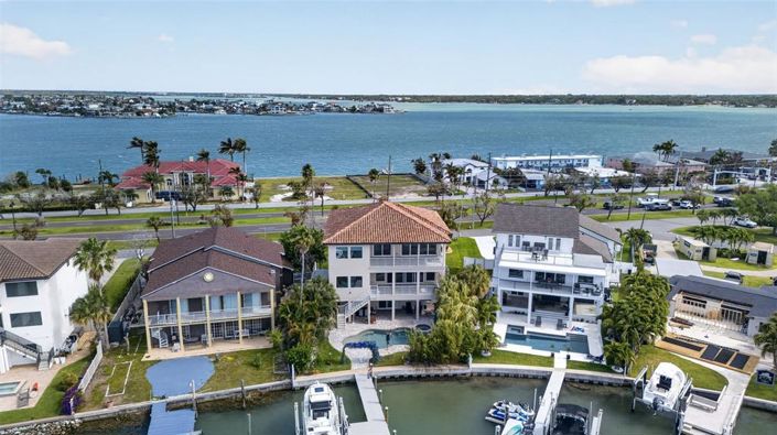 Image No.41-4 Bed Property for sale