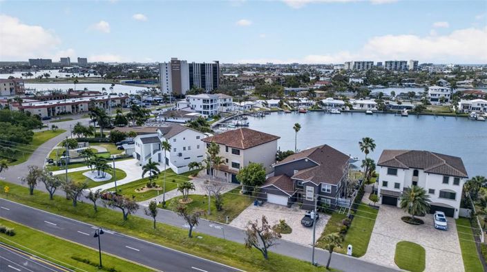 Image No.52-4 Bed Property for sale