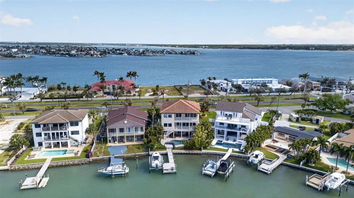 Image No.56-4 Bed Property for sale