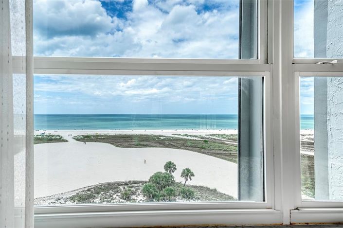 Image No.11-3 Bed Property for sale