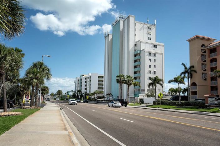 Image No.37-3 Bed Property for sale