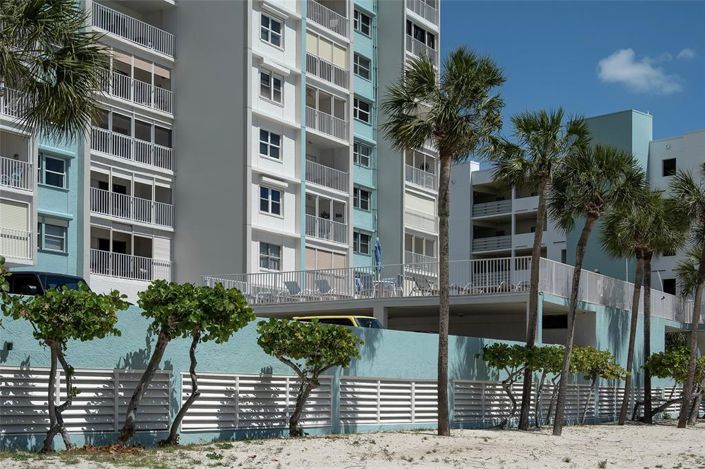 Image No.39-3 Bed Property for sale