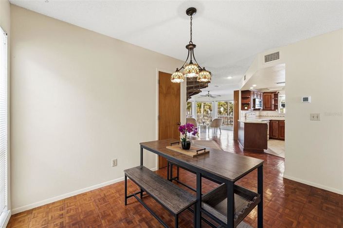 Image No.16-4 Bed Property for sale