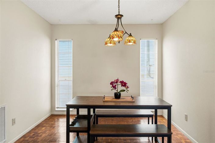 Image No.17-4 Bed Property for sale