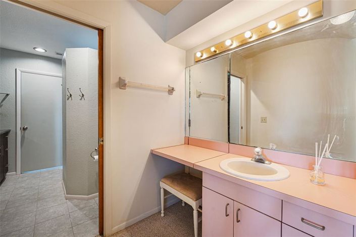 Image No.37-4 Bed Property for sale