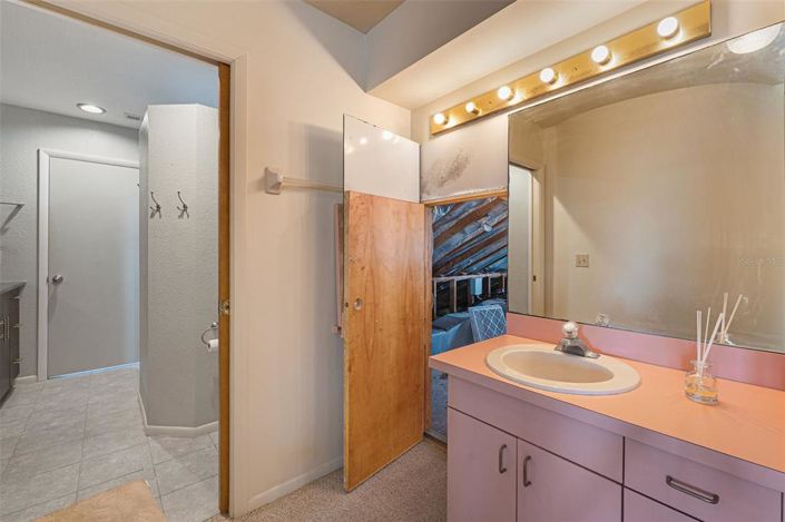 Image No.38-4 Bed Property for sale