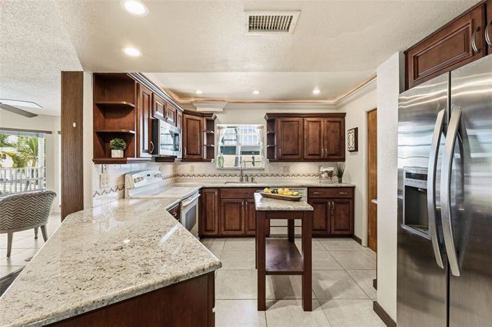 Image No.8-4 Bed Property for sale