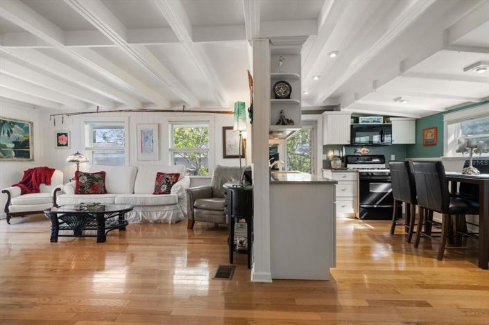 Image No.12-1 Bed Property for sale