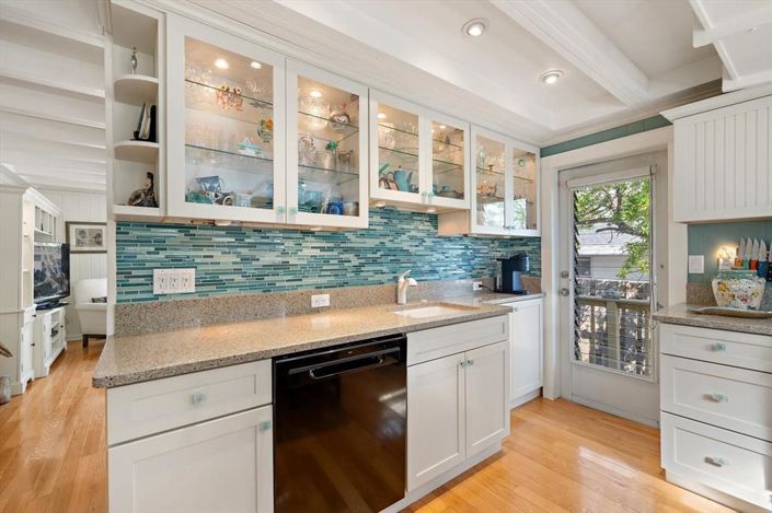 Image No.13-1 Bed Property for sale