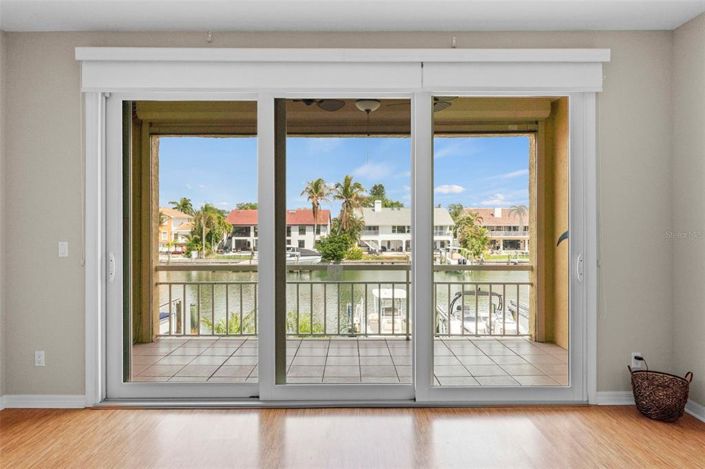 Image No.11-3 Bed Townhouse for sale