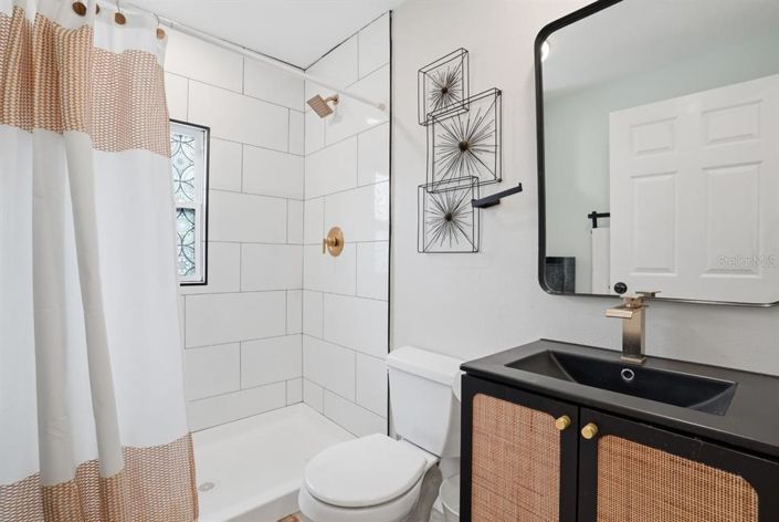 Image No.11-4 Bed Property for sale