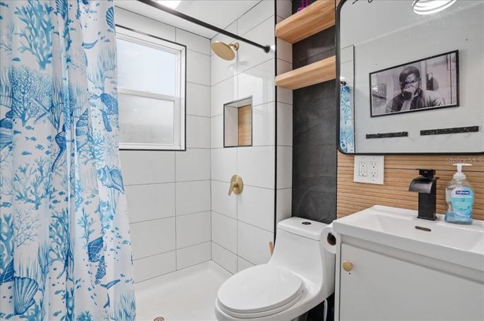 Image No.32-Propriété de 6 chambres à vendre à Treasure Island