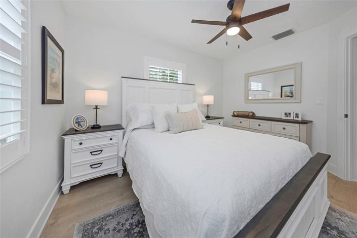 Image No.20-2 Bed Property for sale