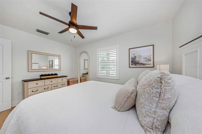 Image No.22-2 Bed Property for sale