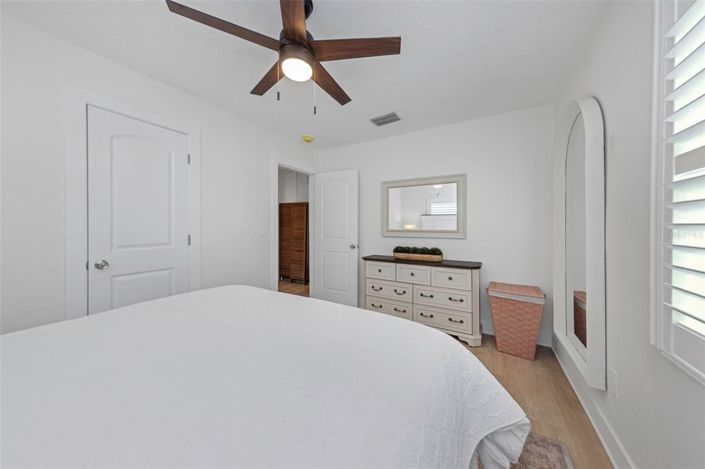 Image No.24-2 Bed Property for sale