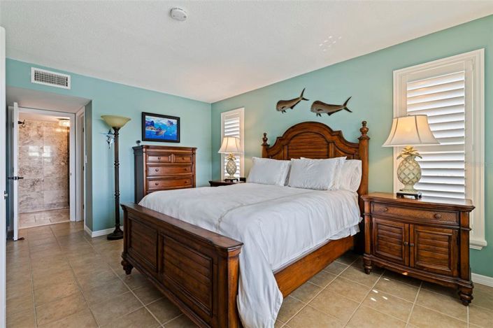 Image No.12-2 Bed Property for sale