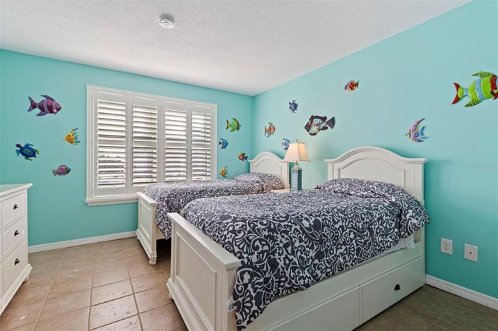 Image No.17-2 Bed Property for sale