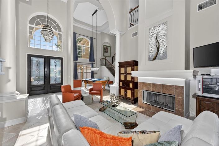 Image No.4-4 Bed Property for sale