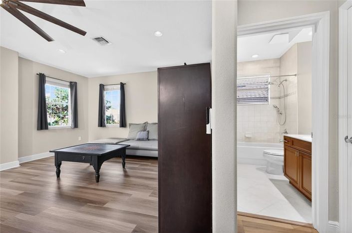 Image No.50-4 Bed Property for sale