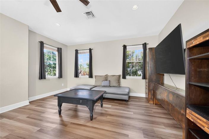 Image No.55-4 Bed Property for sale