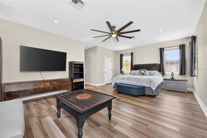 Image No.56-4 Bed Property for sale