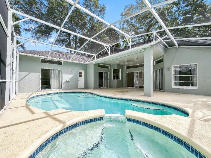 Image No.2-4 Bed Property for sale