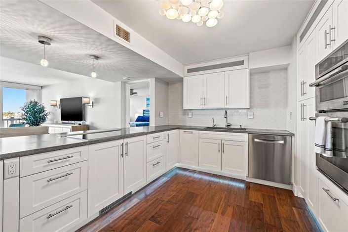 Image No.10-2 Bed Property for sale