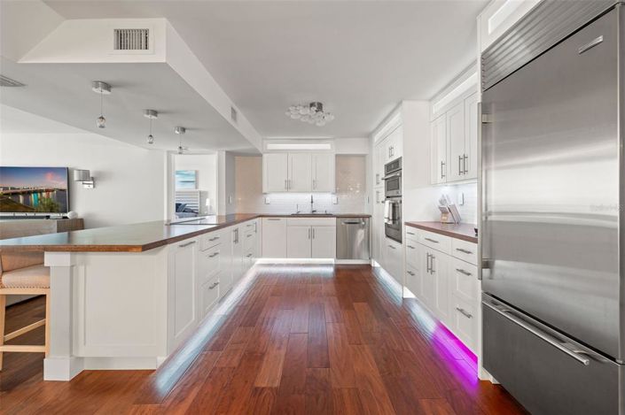 Image No.13-2 Bed Property for sale