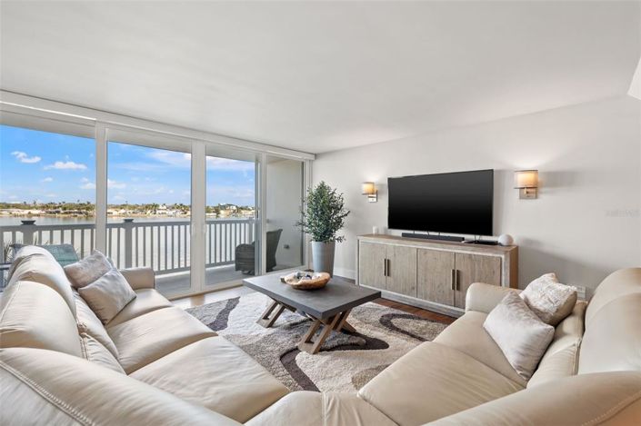 Image No.21-2 Bed Property for sale