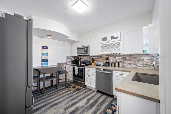 Image No.8-2 Bed Property for sale