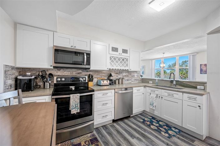 Image No.9-2 Bed Property for sale