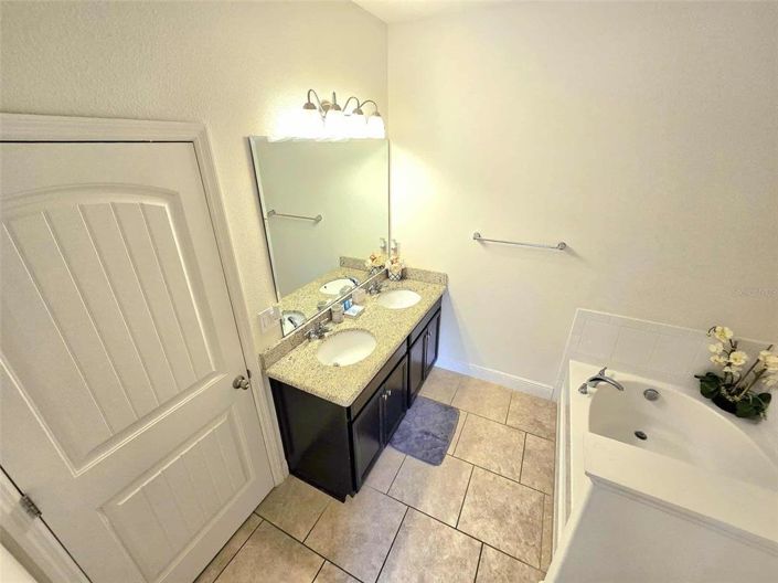 Image No.23-5 Bed Property for sale