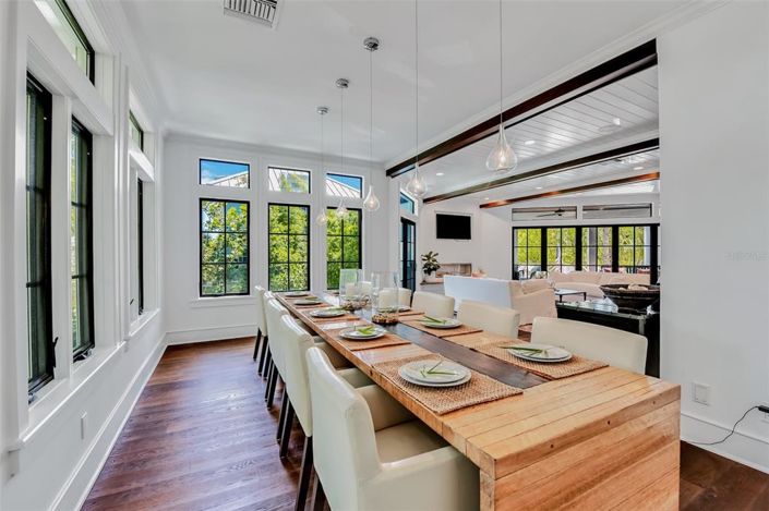 Image No.11-5 Bed Property for sale