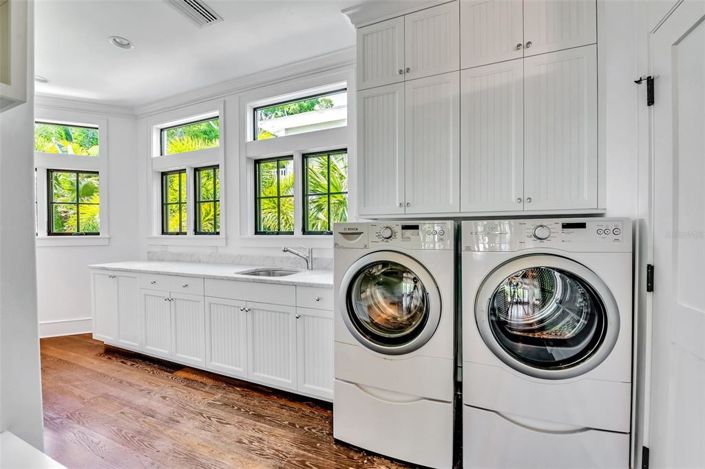 Image No.16-5 Bed Property for sale