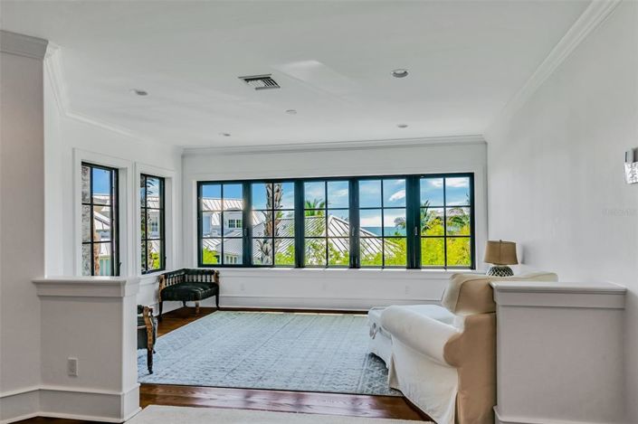 Image No.18-5 Bed Property for sale