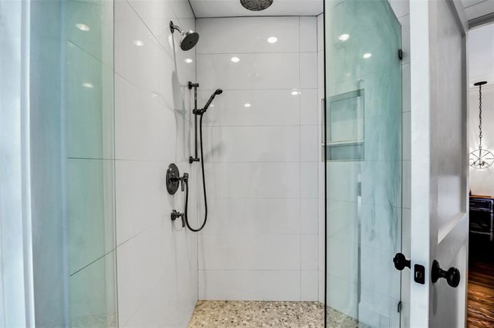 Image No.27-5 Bed Property for sale