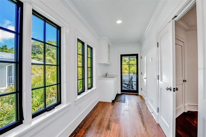 Image No.30-5 Bed Property for sale