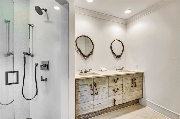 Image No.41-5 Bed Property for sale